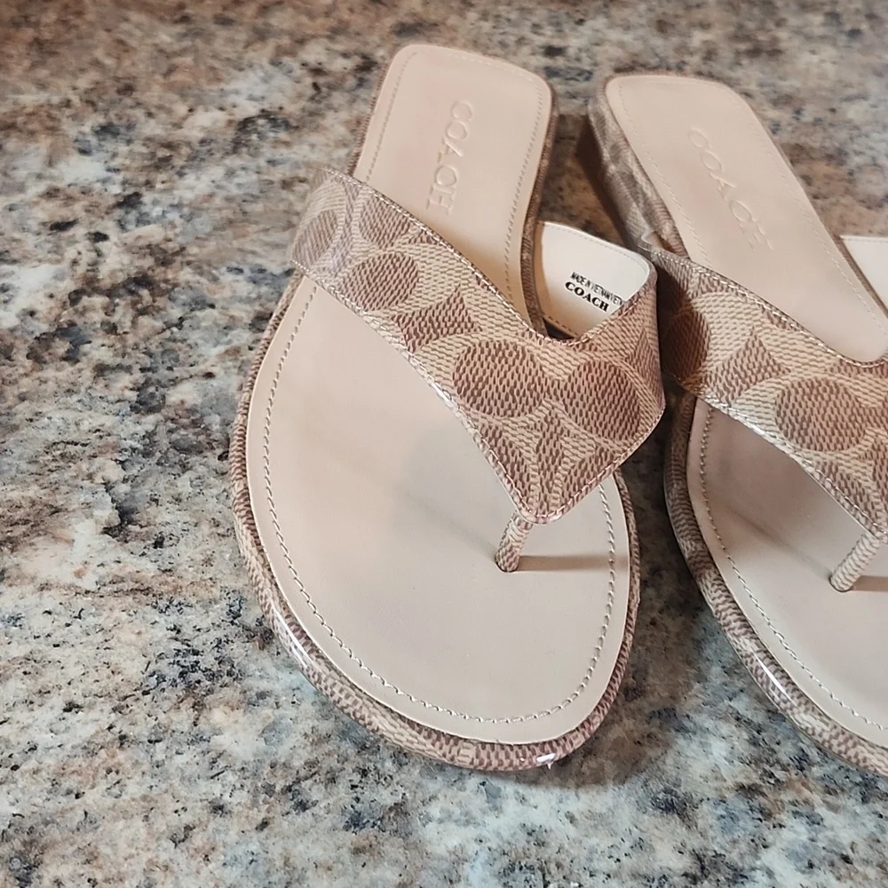 NWT Coach Women's Bridget Sandal Signature Canvas CZ158 BeachWood Size 7 - Picture 2 of 9